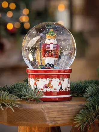 VILLEROY & BOCH | Christmas Toys Schneekugel Nussknacker 13x13x17cm | 
